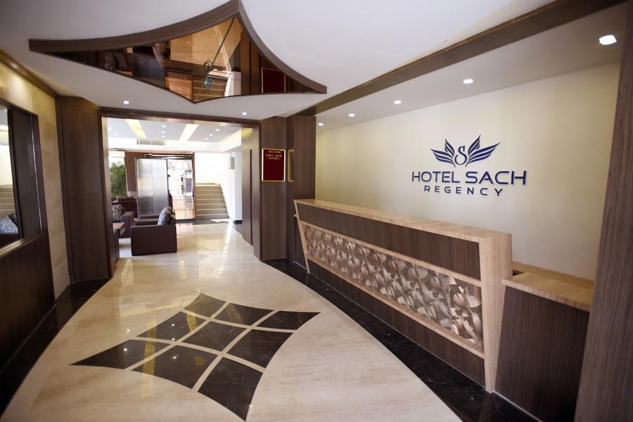 Hotel Sach Regency Anand Bagian luar foto