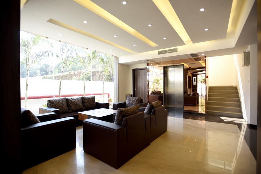 Hotel Sach Regency Anand Bagian luar foto